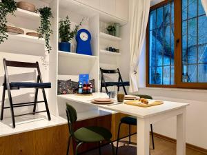 Cosher | 1BD Central Urban Home