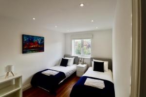 Spacious 5-Bedroom Home in Maidenhead