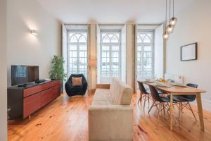 Aliados Town Hall Central Apt by LuxiStay