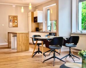MODERN VILLA & PRIVATE GARDEN in Warsaw - Fully Renovated 2025