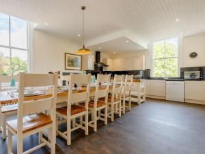 7 Bed in Dollar oc-88668