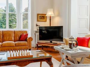 7 Bed in Dollar oc-88668