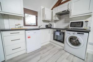 3 Neighbouring Holiday Cottages nr Bude Sleeps 14