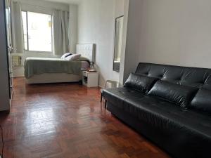 Copacabana half a block from the beach excellent LOFT
