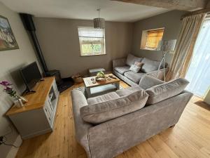 The Granary Opposite The Marquis