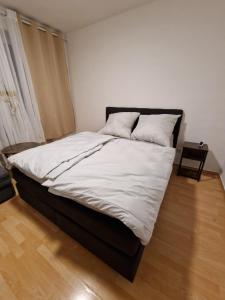 Mitten in Neuss 20 min zu Düsseldorf und 30 min zu Köln