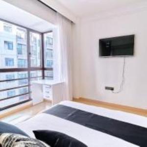 Elegant classy apartment with child play area , close proximity to shopping malls and great breathtaking city views