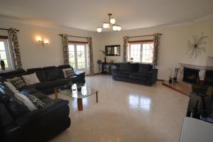Vista Do Monte, Large Villa, balcony views, private heated pool near Silver Coast