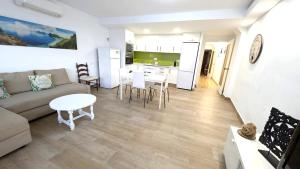 Tropicana–30m de la Playa con Parking y AC