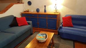 Typical Carloforte house right in the center img16