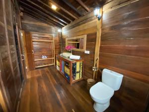 Villa Rumah Lumbung The Wooden House