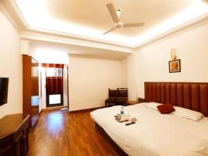 THE GRAND PLAZA - A Vintage Rooms By Organica Group