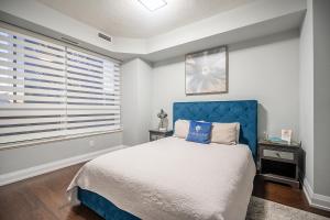Luxury 2BR 2BA Sheppard Metro Free parking in Downtown Toronto