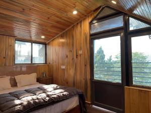Hotel Basera