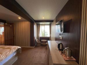 Hotel Basera