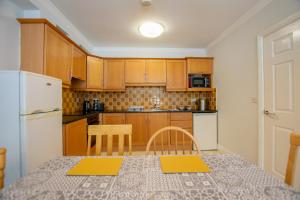 Stylish 4BR Apartment in the Heart of Limerick