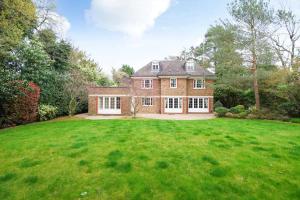 Lux 6BR Mansion in St Georges Hill