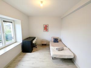 Chambre avec bureau - Proche Sanofi - SEB - ENSP - PTS