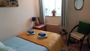 Large Twin room near Victoria - Zone 1