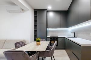 Status-M Apartments Adok23