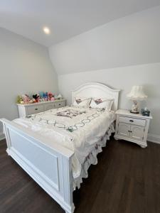 B-Queen bedroom near Yonge-Finch - Willowdale Grand Residence
