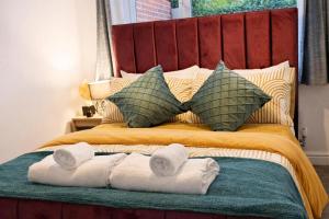 2 Bed Home - Parking Private Garden Wifi