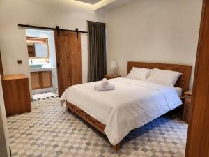 Rumah Bahagia, New 5 Bedrooms Private Villa, Canggu