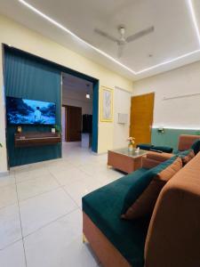 Luxury 2BHK in Noida, Parties & Events Welcome