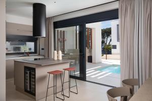 Villa Monet- Beachside Luxury with Heated Pool