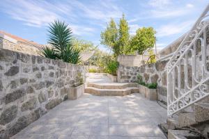 The Fig Tree House