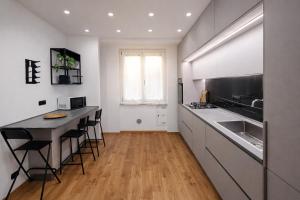 Xenia - 4 rooms apt in Via Cantore 50