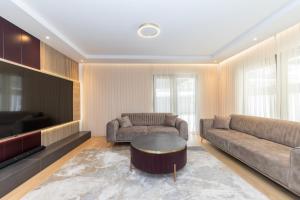 The Imperial Grand Residence by Belmont Realty