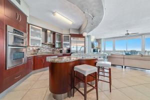 Bella Luna 809 - NEW Rental - 3bed3Bath-Walk to FloraBama-Deeded Beach Access