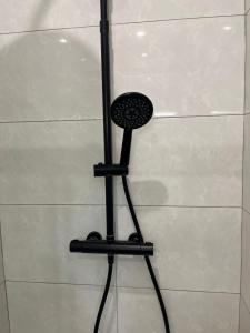 Cosy street level studio for 3