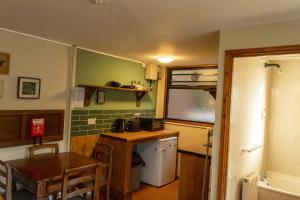 Cabin No 14 - Salt and Fern Cabins