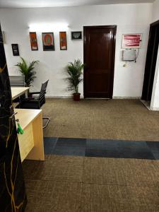 vr signature home 3 bhk service apartment