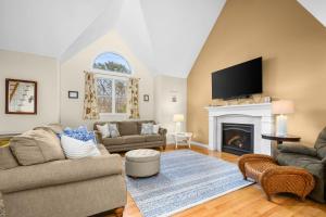 Dog-Friendly Cape Home with Propane Fire Tabletop
