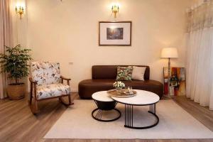 Từ Hoa Essence Home với 4 căn studio có cửa sổ lớn ban công riêng tư gần hồ