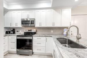 Resort Condo with Balcony Pools and Tennis