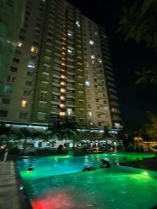 Studio unit with balcony Near Roxas night market