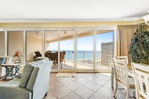 Relaxing Waterfront Condo with Pools & Gym Access