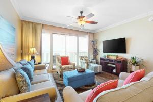 Stylish Gulf-Front Condo with Balcony and Gym