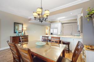 Stylish Gulf-Front Condo with Balcony and Gym