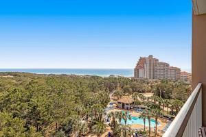 2BR Gulf View Condo with Balcony and Pools