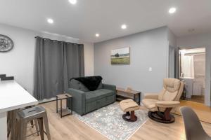 Spacious Downtown 1 BDRM - Walking Distance