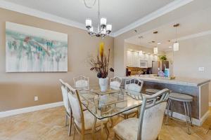 Gulffront Villa with Pool Hot Tub and Sauna