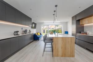 The Laurels by Grandeur Property