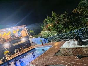 Hospedaje con piscina aventurero San Gil
