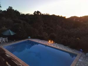 Villa LES CIGALES avec piscine et terrasse pour 4 personnes, au calme La Londe-les-Maures