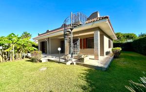 Villa Arenella 300m from Beach with Garden & Parking